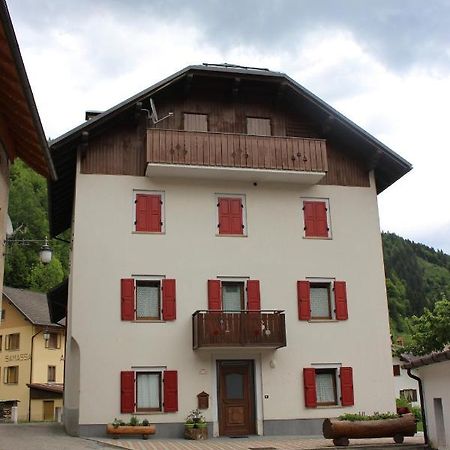 Durmi E Insumiasci Bed and Breakfast Forni Avoltri Exterior foto