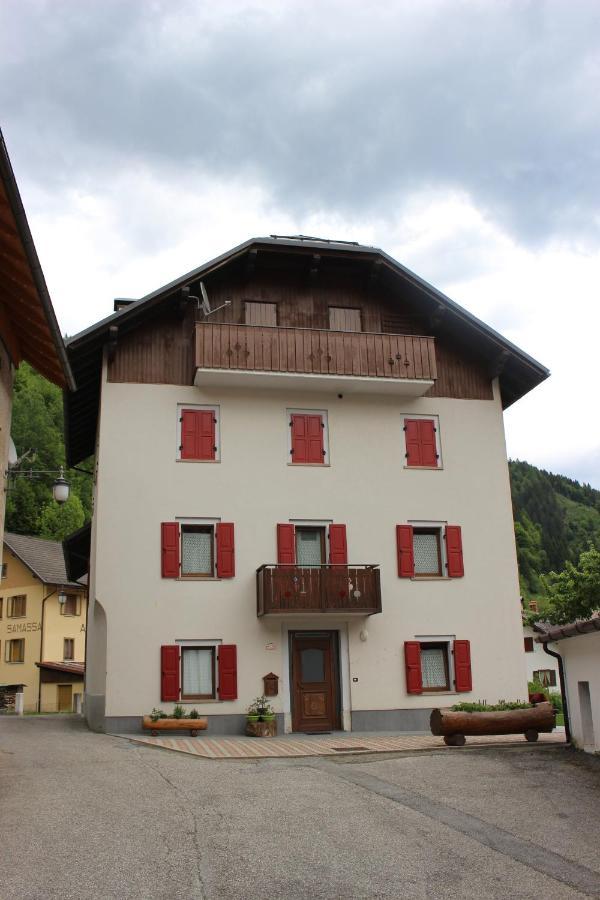 Durmi E Insumiasci Bed and Breakfast Forni Avoltri Exterior foto